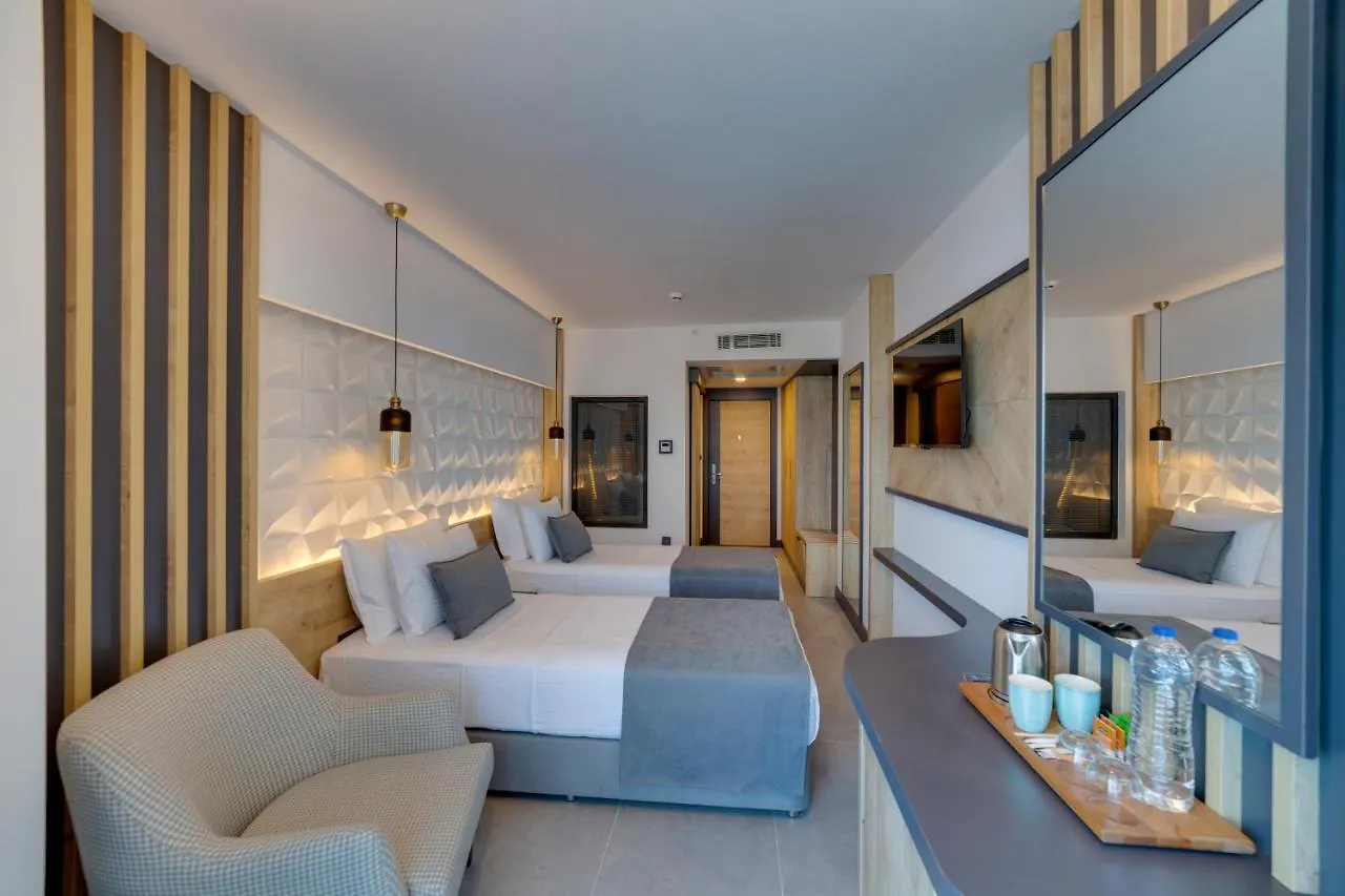 Signature Blue Resort Kusadası 5*,
